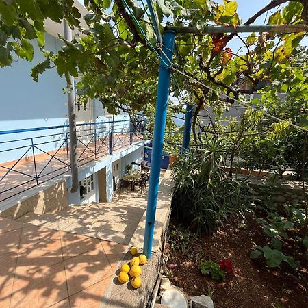 Dina House Apartment Himare Bagian luar foto