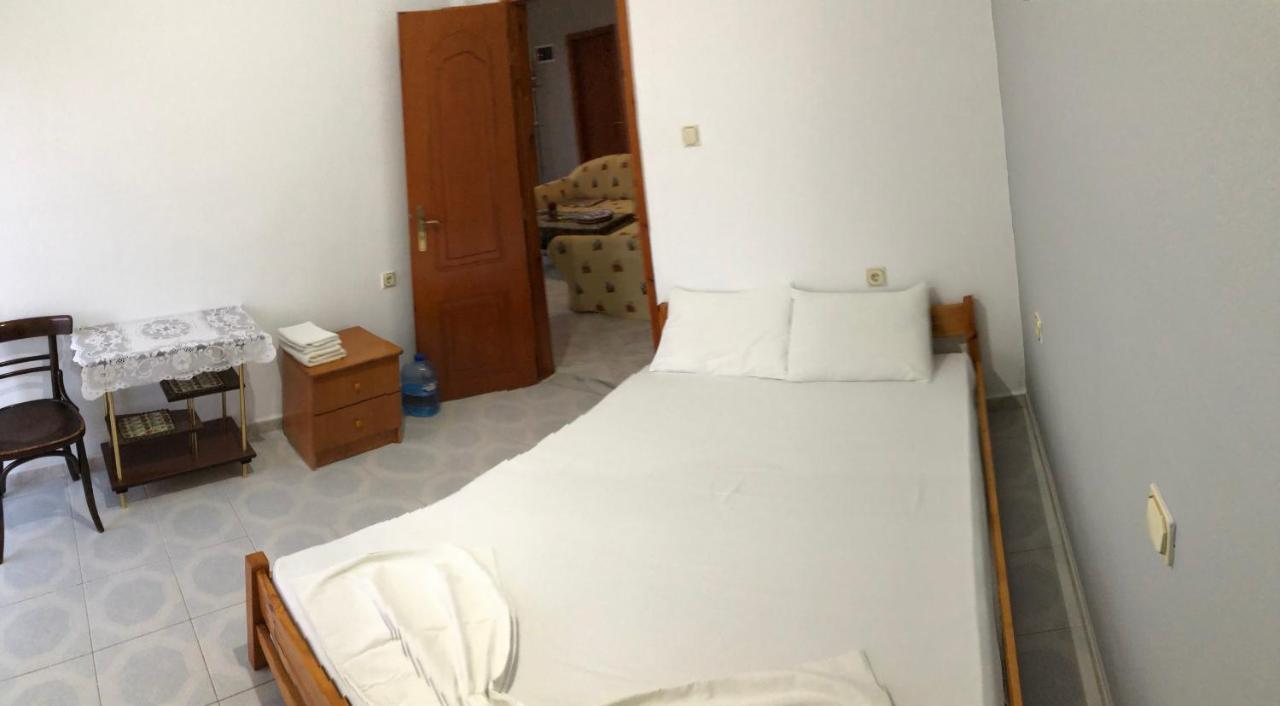 Dina House Apartment Himare Bagian luar foto