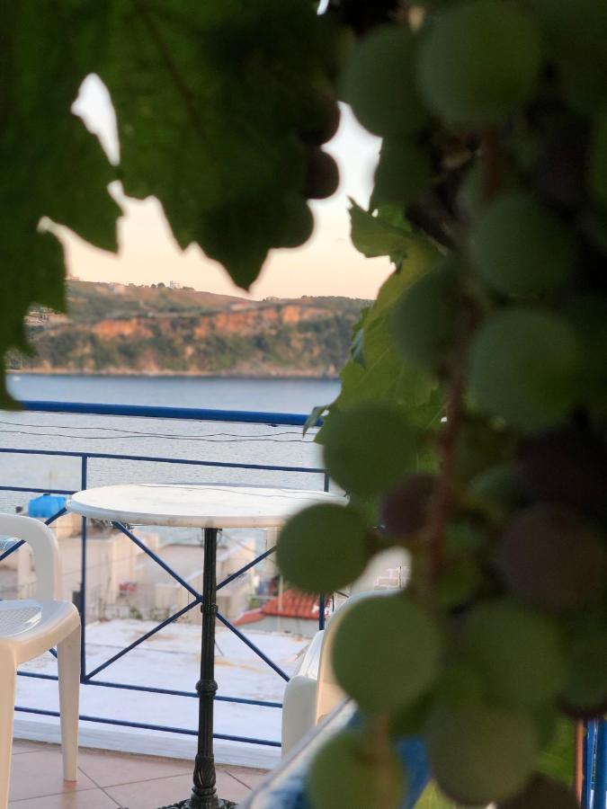 Dina House Apartment Himare Bagian luar foto