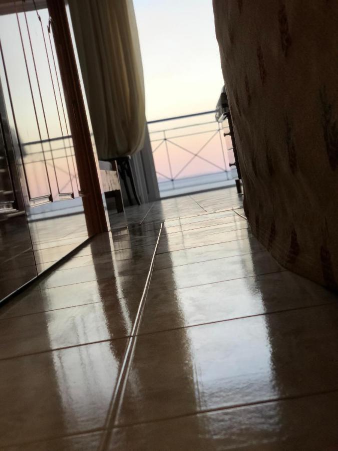 Dina House Apartment Himare Bagian luar foto