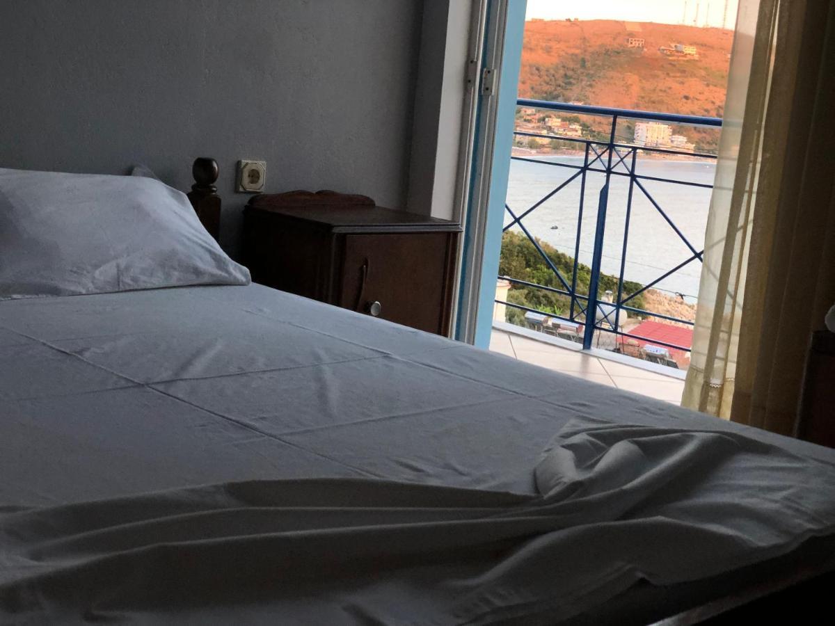 Dina House Apartment Himare Bagian luar foto