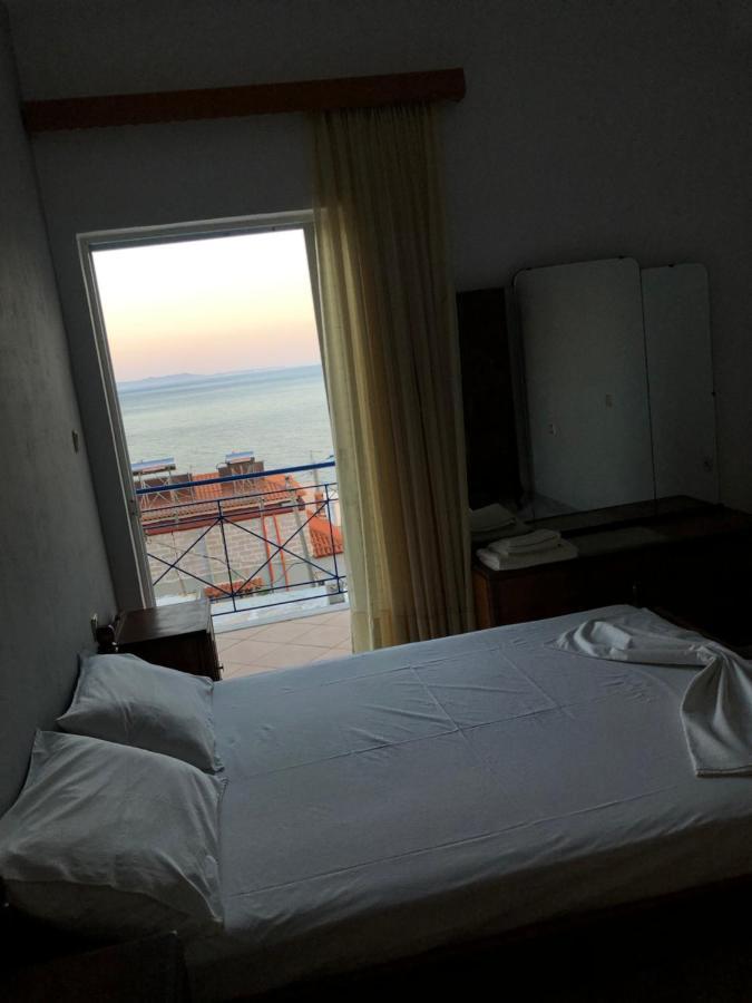 Dina House Apartment Himare Bagian luar foto