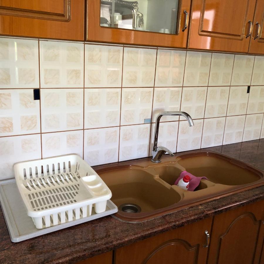 Dina House Apartment Himare Bagian luar foto