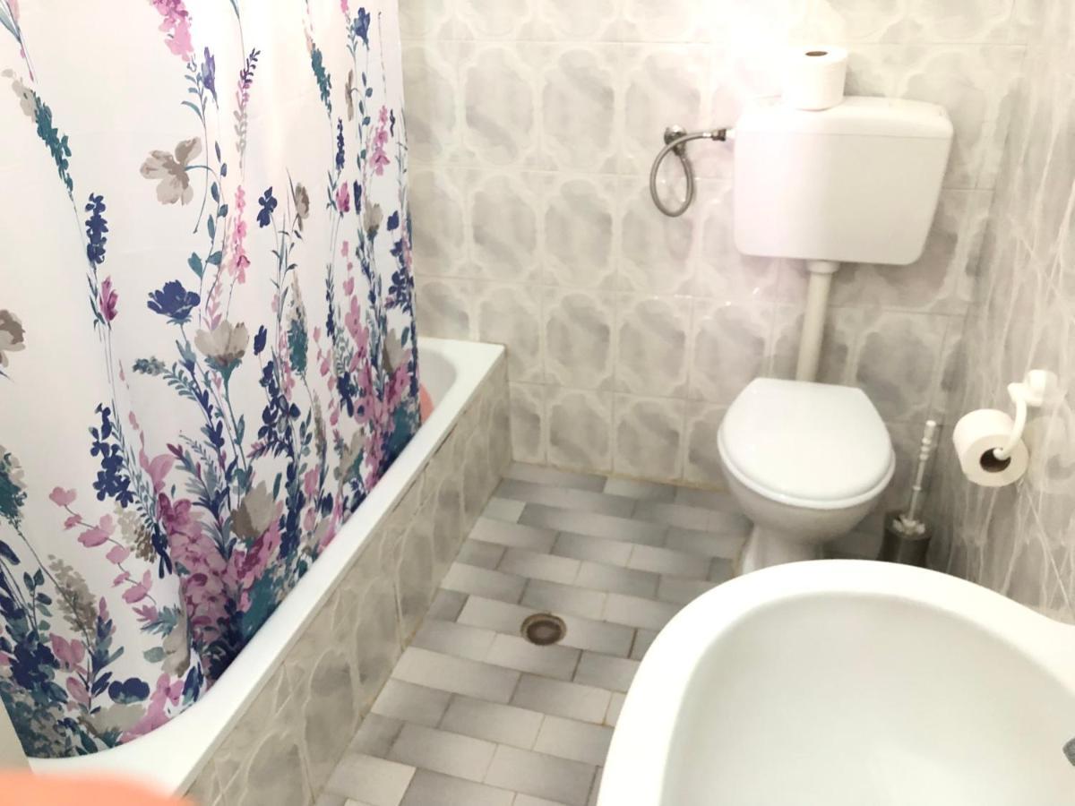 Dina House Apartment Himare Bagian luar foto