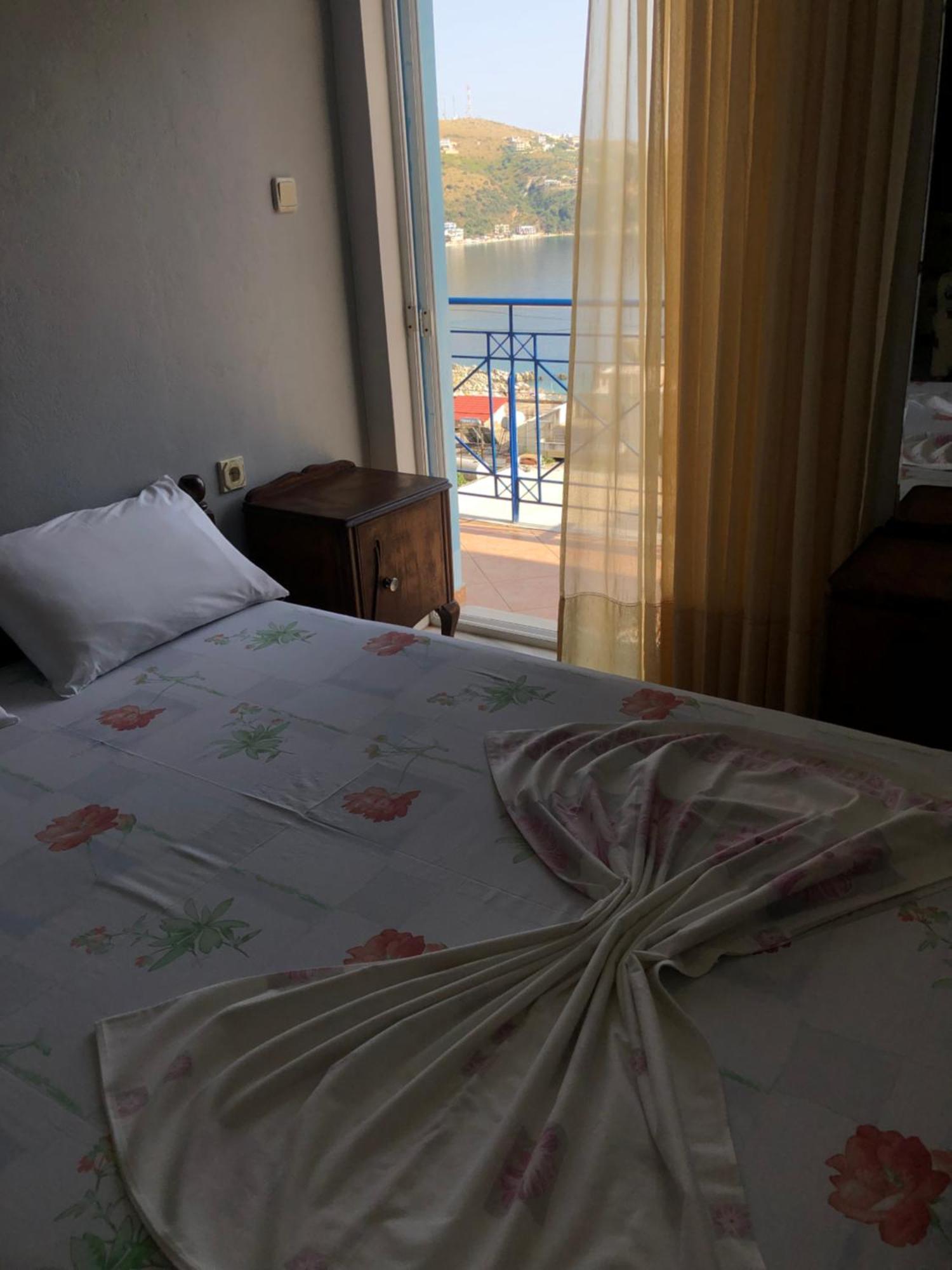 Dina House Apartment Himare Bagian luar foto