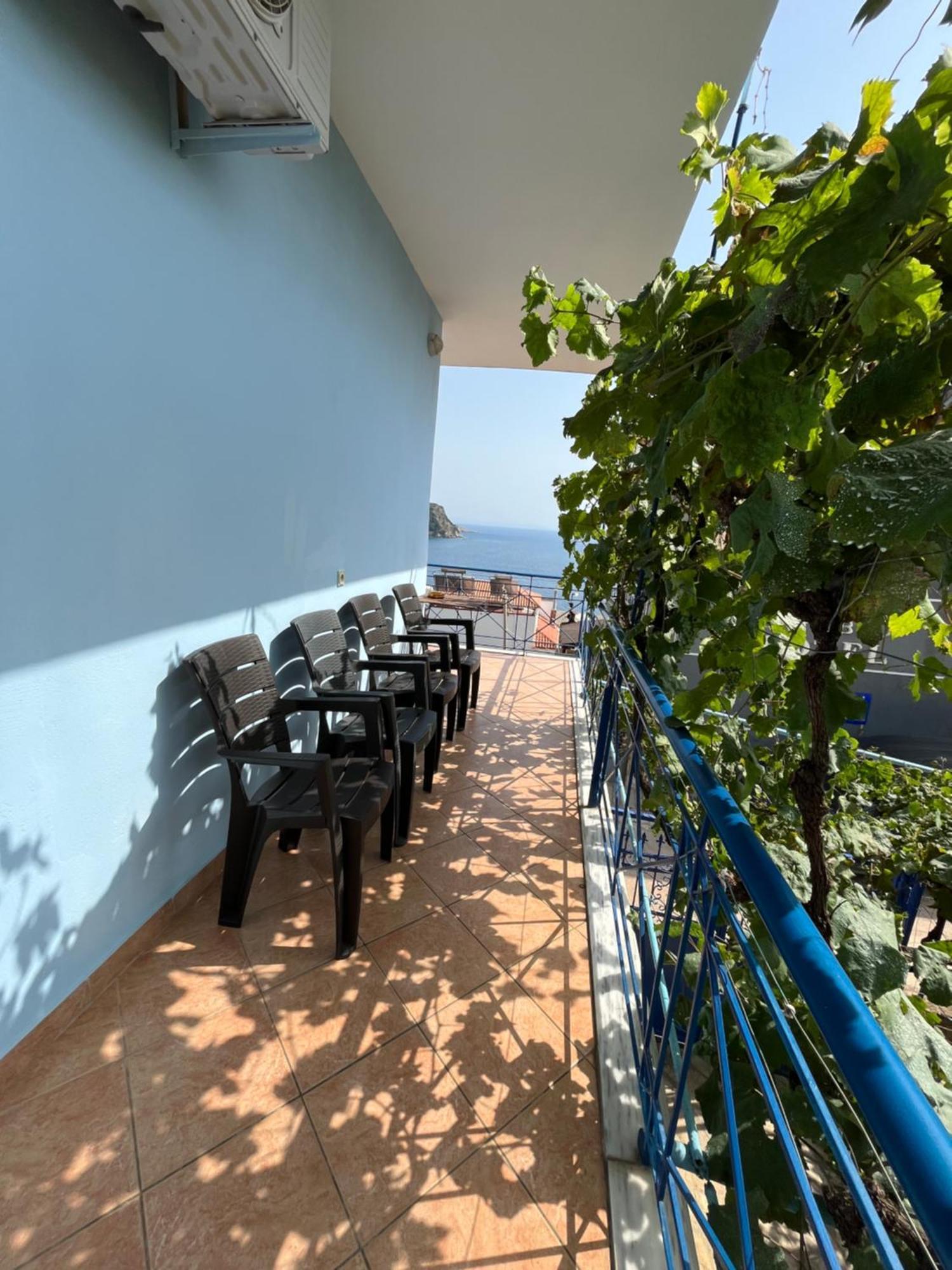 Dina House Apartment Himare Bagian luar foto