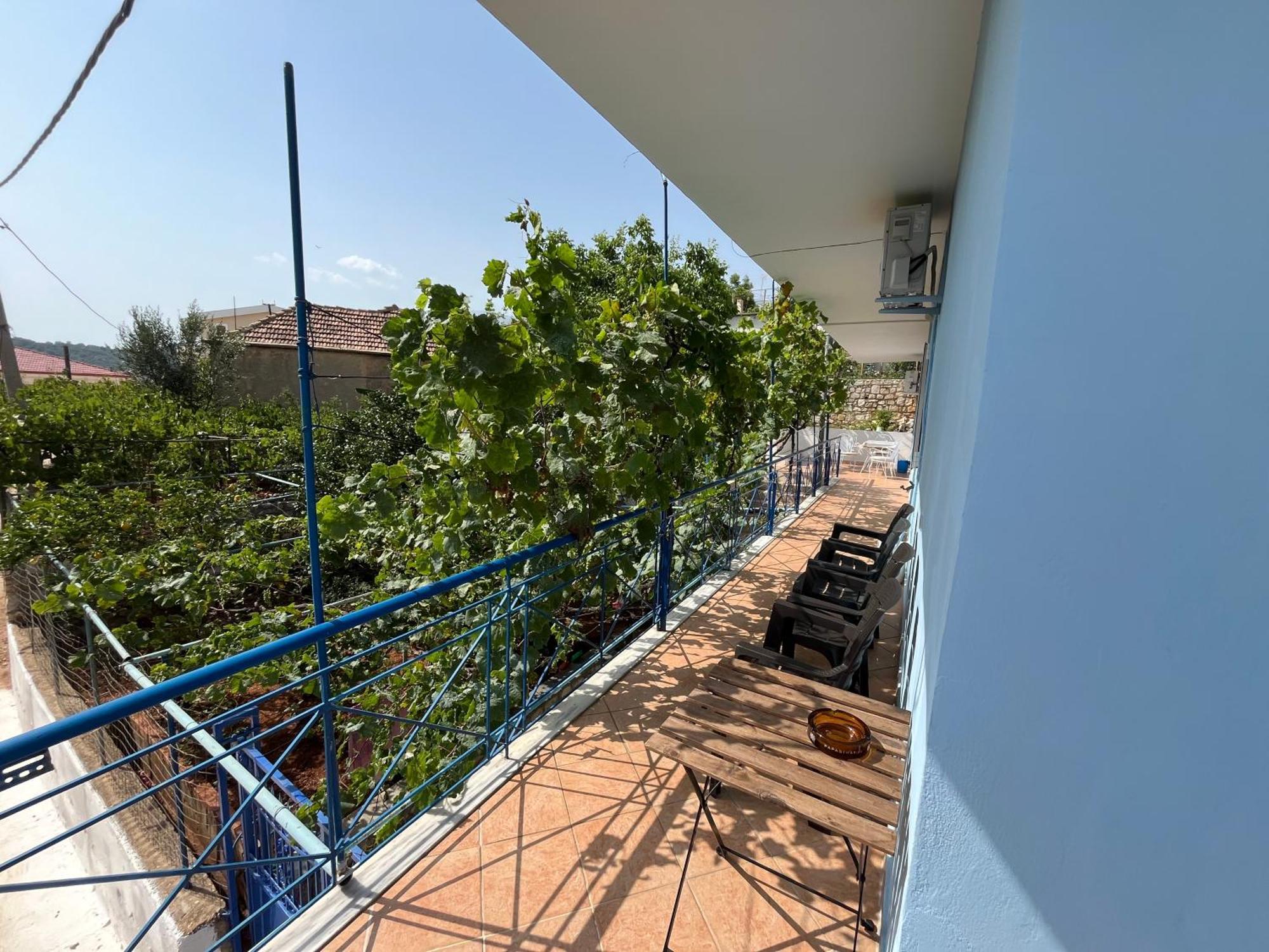 Dina House Apartment Himare Bagian luar foto